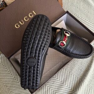 Gucci Men's Black Leather Loafers with Red and Green Accents
